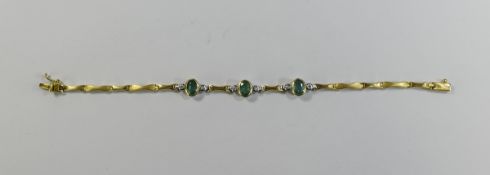 Ladies 18ct Gold Diamond And Emerald Bracelet,