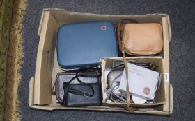 Mixed lot of camera and associated items
