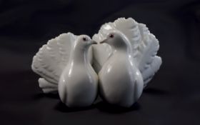 Lladro Bird Figure ' Kissing Doves ' Model No 1169. Issued 1971, Height 4.75 Inches. Mint Condition.