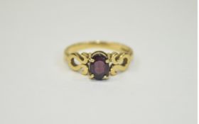 Ladies 9ct Gold Set Single Stone Garnet