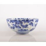 Japanese blue and white rose bowl, lightly fluted, decorated with pine trees, diameter 25cm.