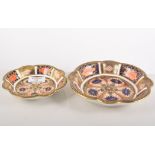 Three graduating Royal Crown Derby lobed circular dishes, 19-26, Old Imari pattern,