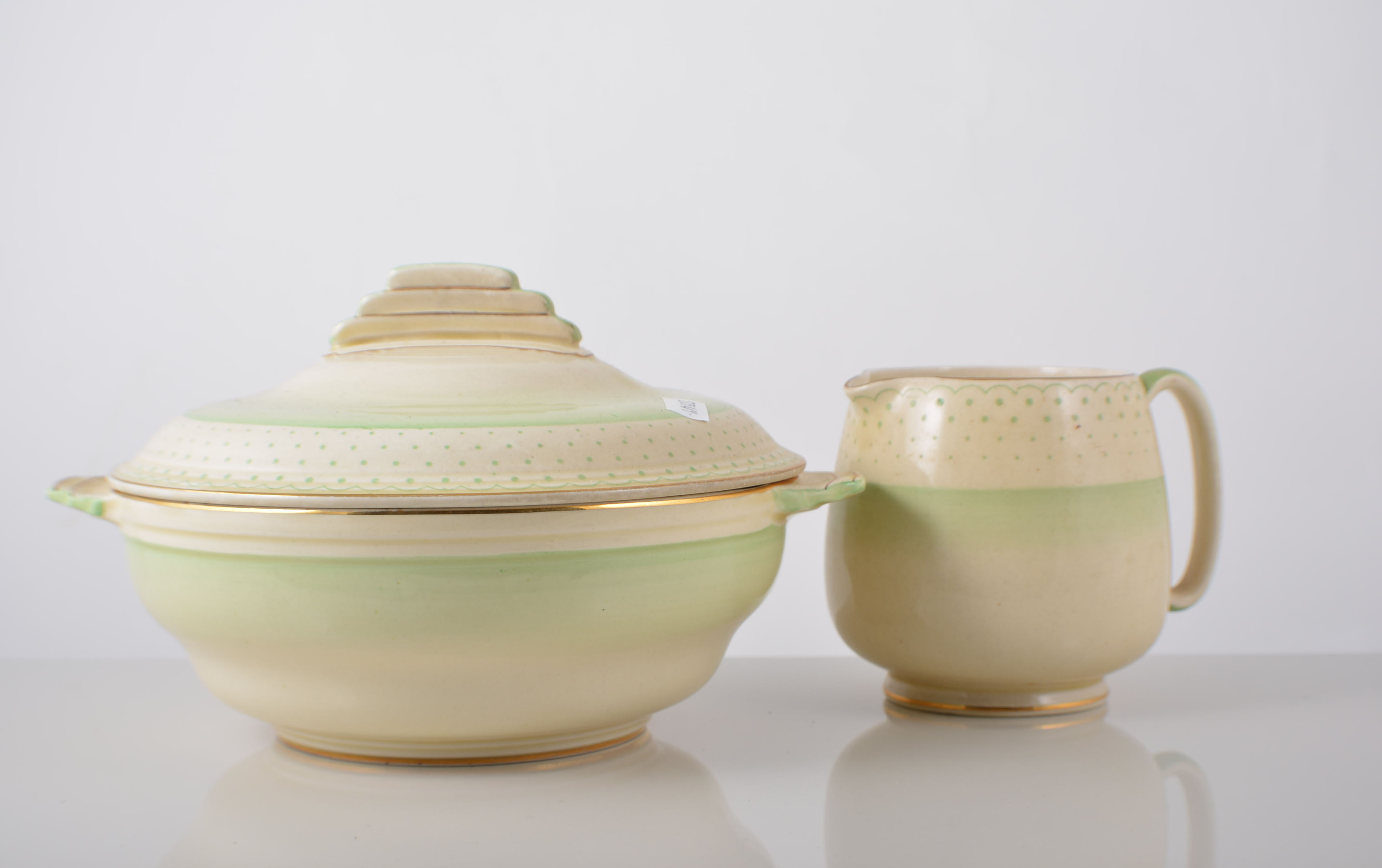 Fieldings Crown Devon Ranleigh pattern part tea and dinner service, with green polka dot design,