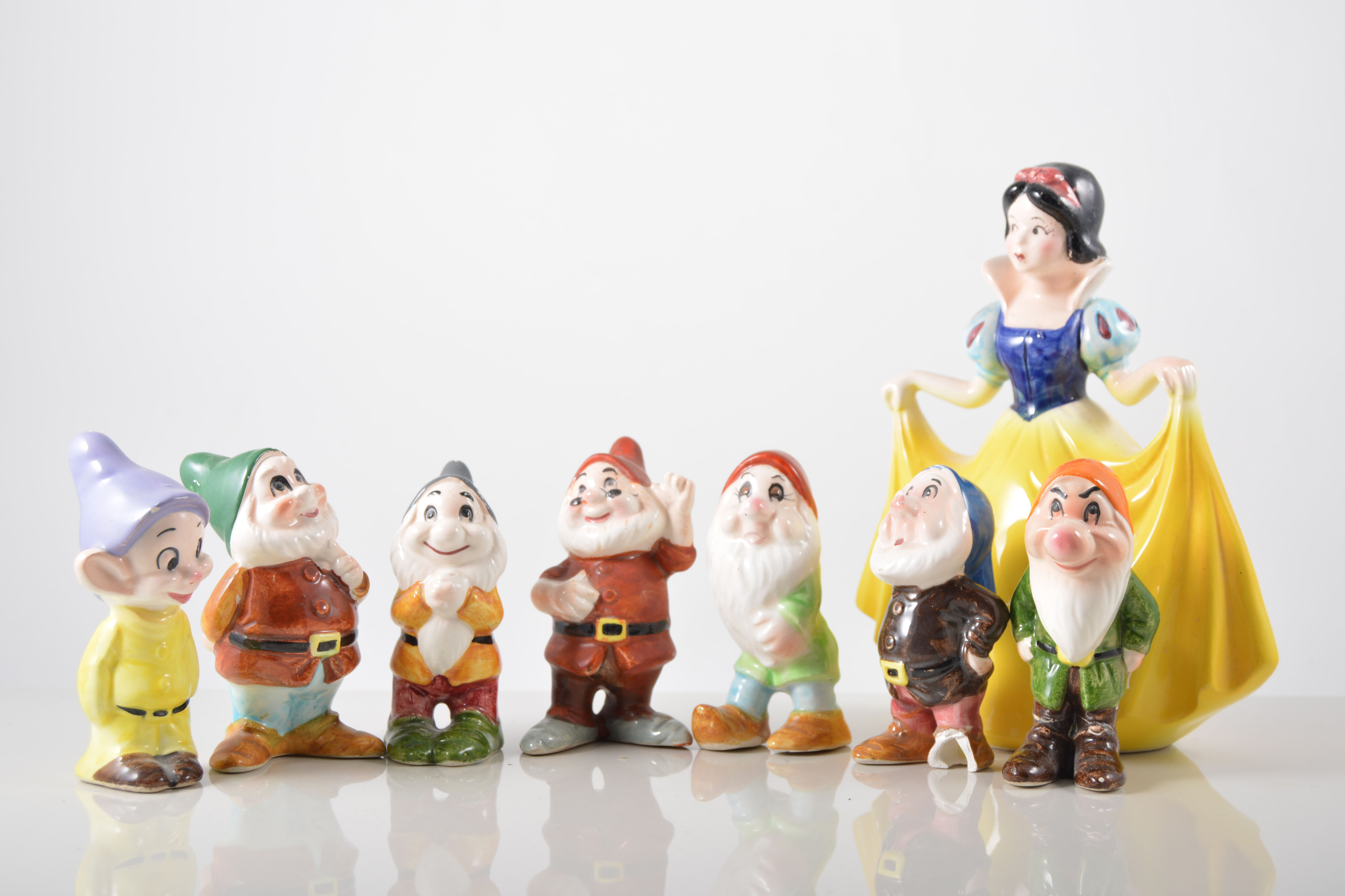 Japanese set of Snow White and the seven dwarfs.
