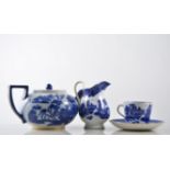 Doulton "Willow" pattern teapot and a quantity of un-named Willow pattern teaware,