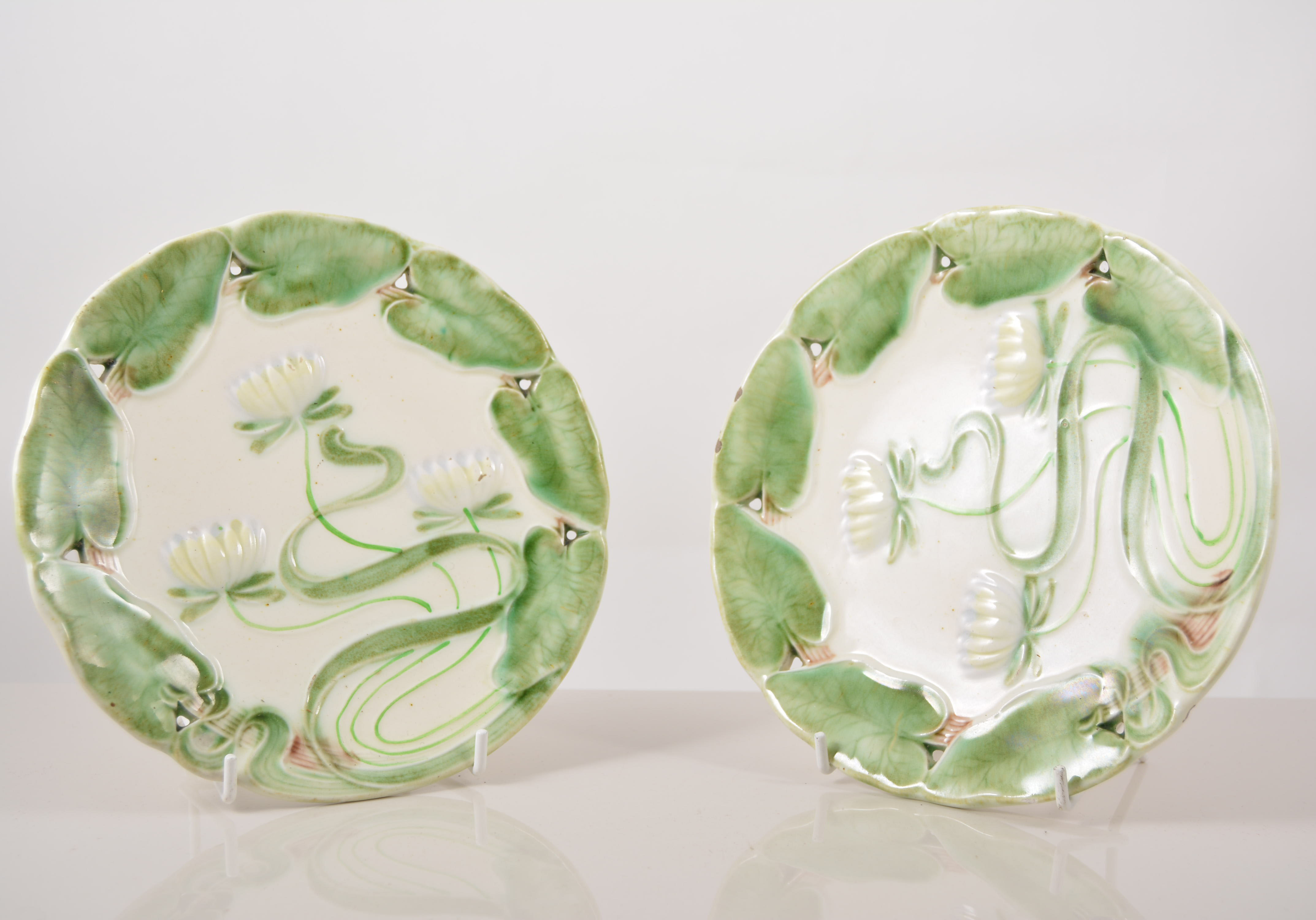 French Majolica Art Nouveau style part service, decorated with water lilies, comprising a platter, - Image 2 of 2