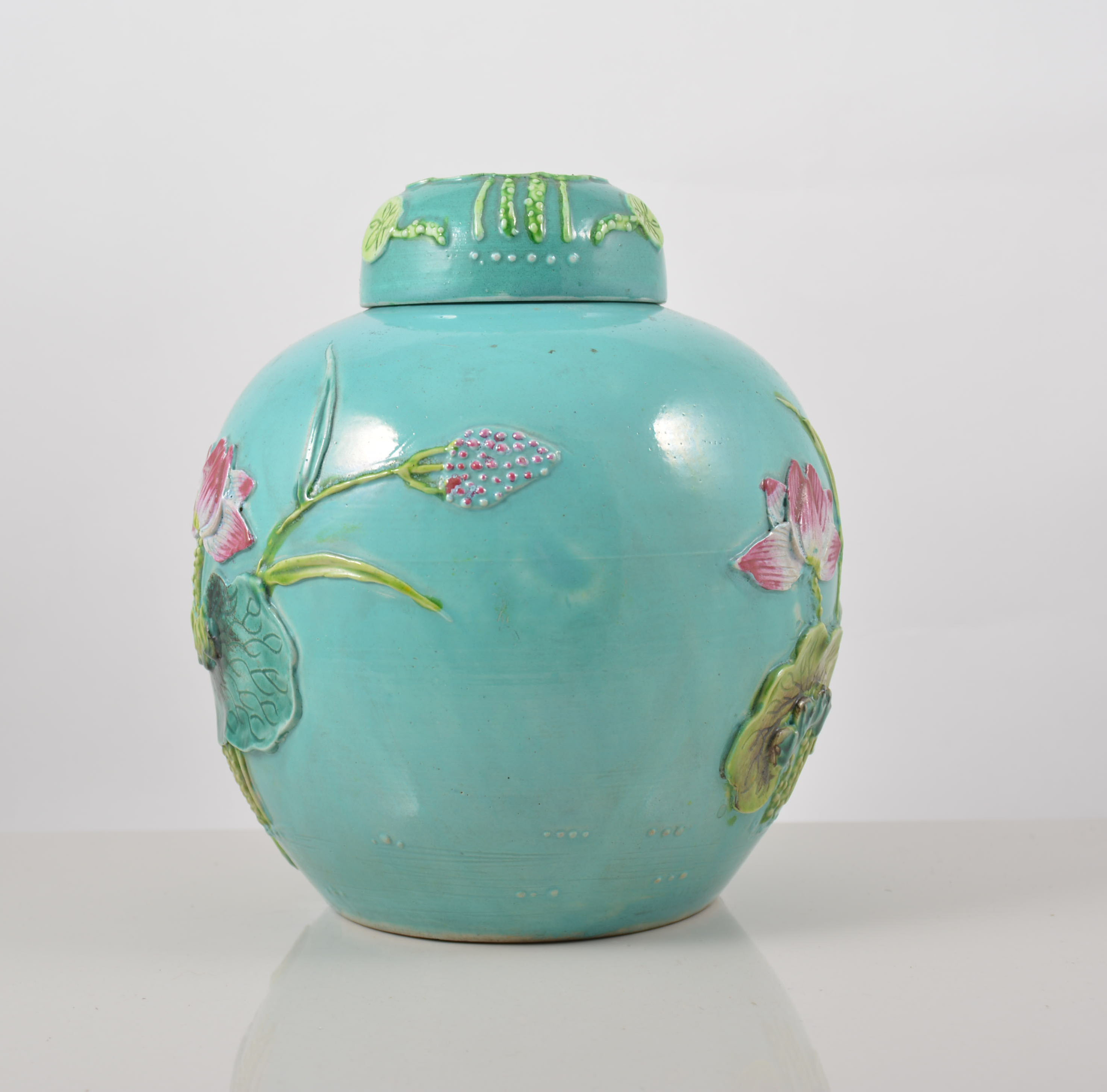 Chinese green ground ginger jar and cover,