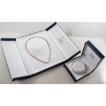 Matching bar link necklace and bracelet, in 9 carat yellow gold, the necklace 41cm long,
