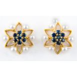 A pair of hallmarked 9 carat yellow gold earrings with sapphires (7),