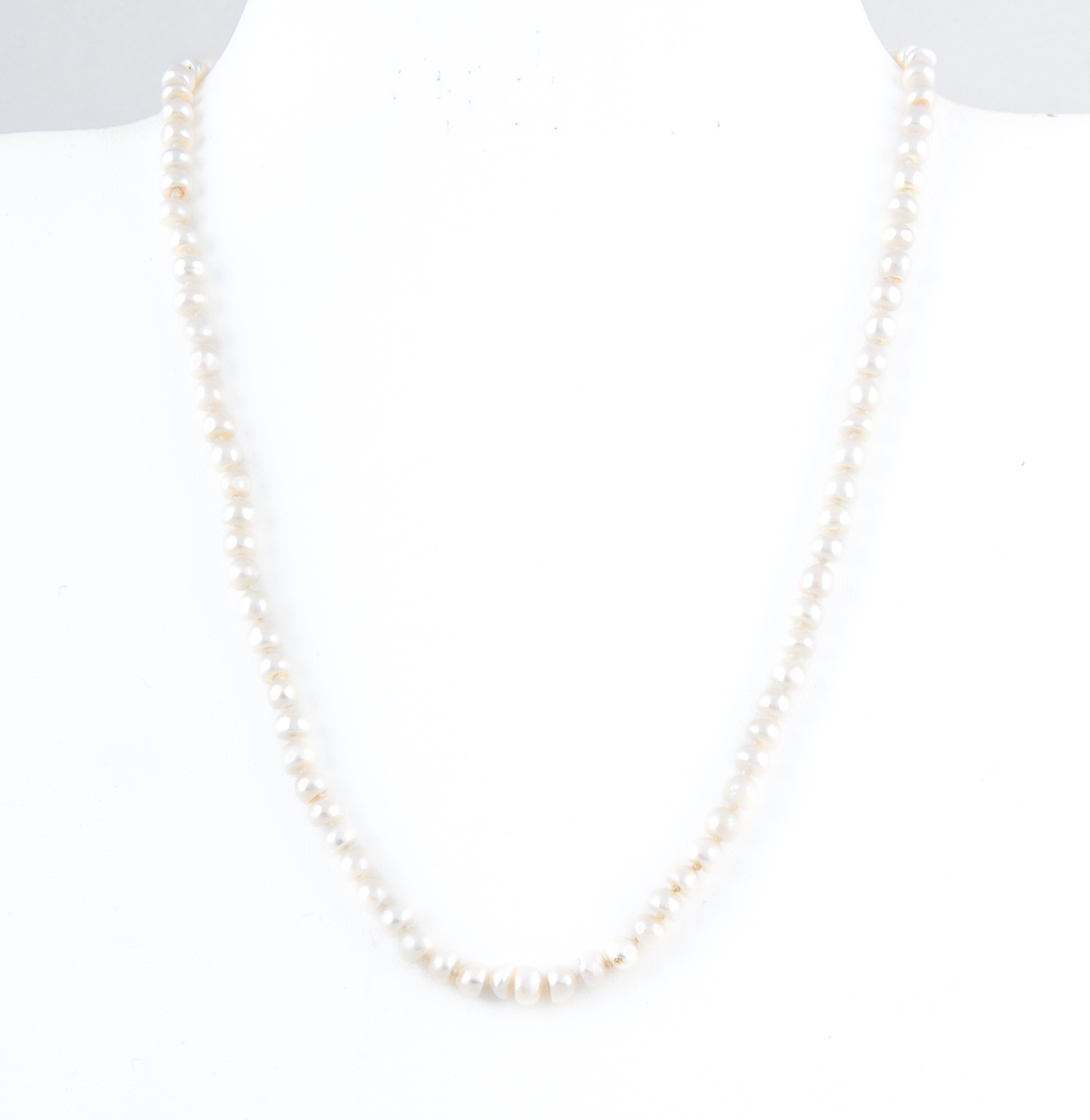 Two cultured pearl necklaces,