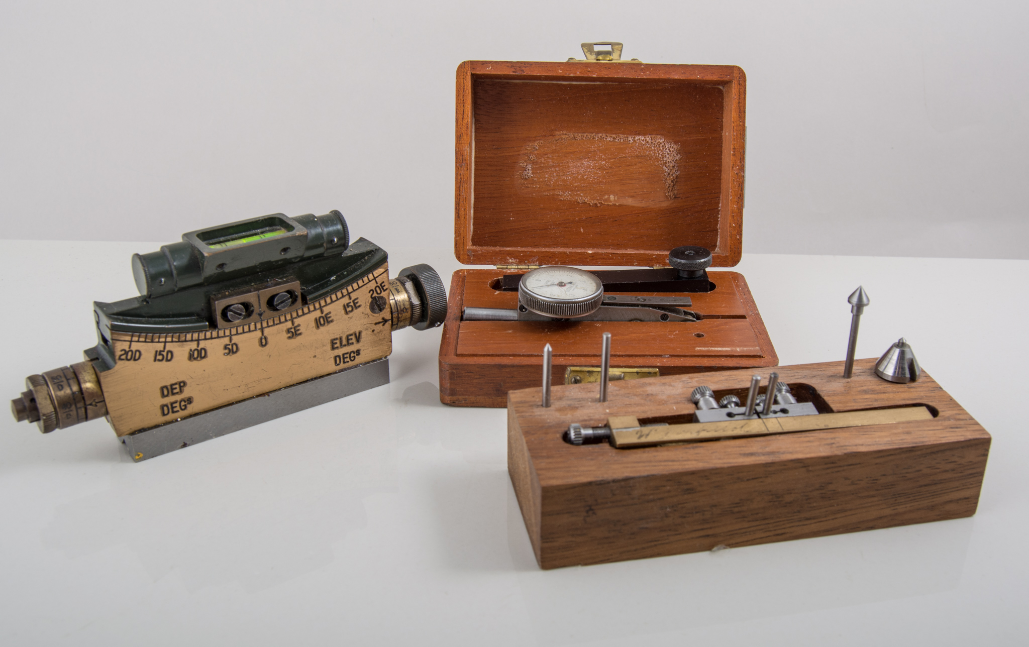 Storeage box with two drawers containing DTI MILOMETER and LEVEL gauge plus steel stock.