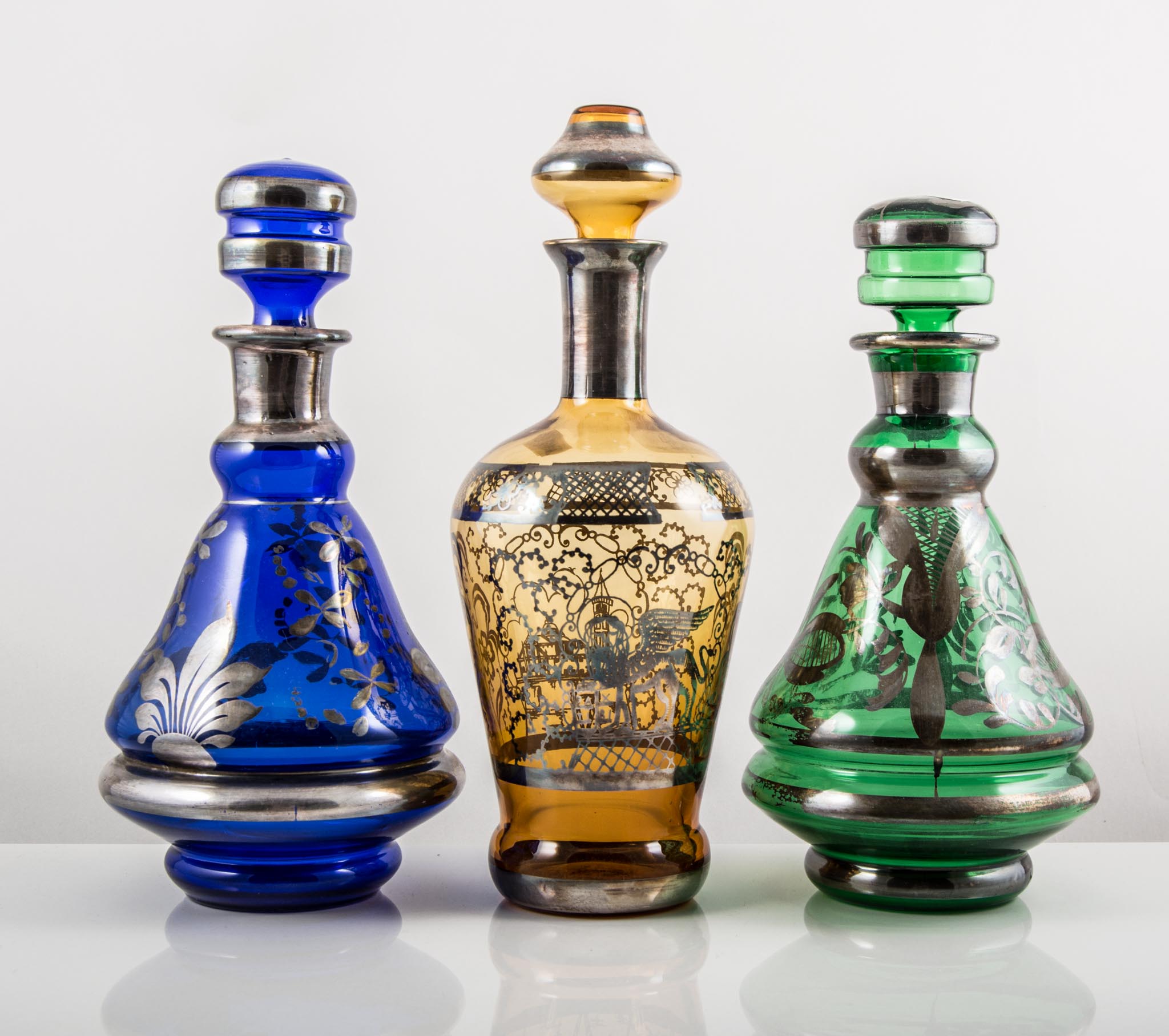 Murano amber-tinted and silver resist liqueur set, including a mallet-shaped decanter,