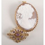 Oval carved shell cameo brooch/pendant, 40mm x 30mm,