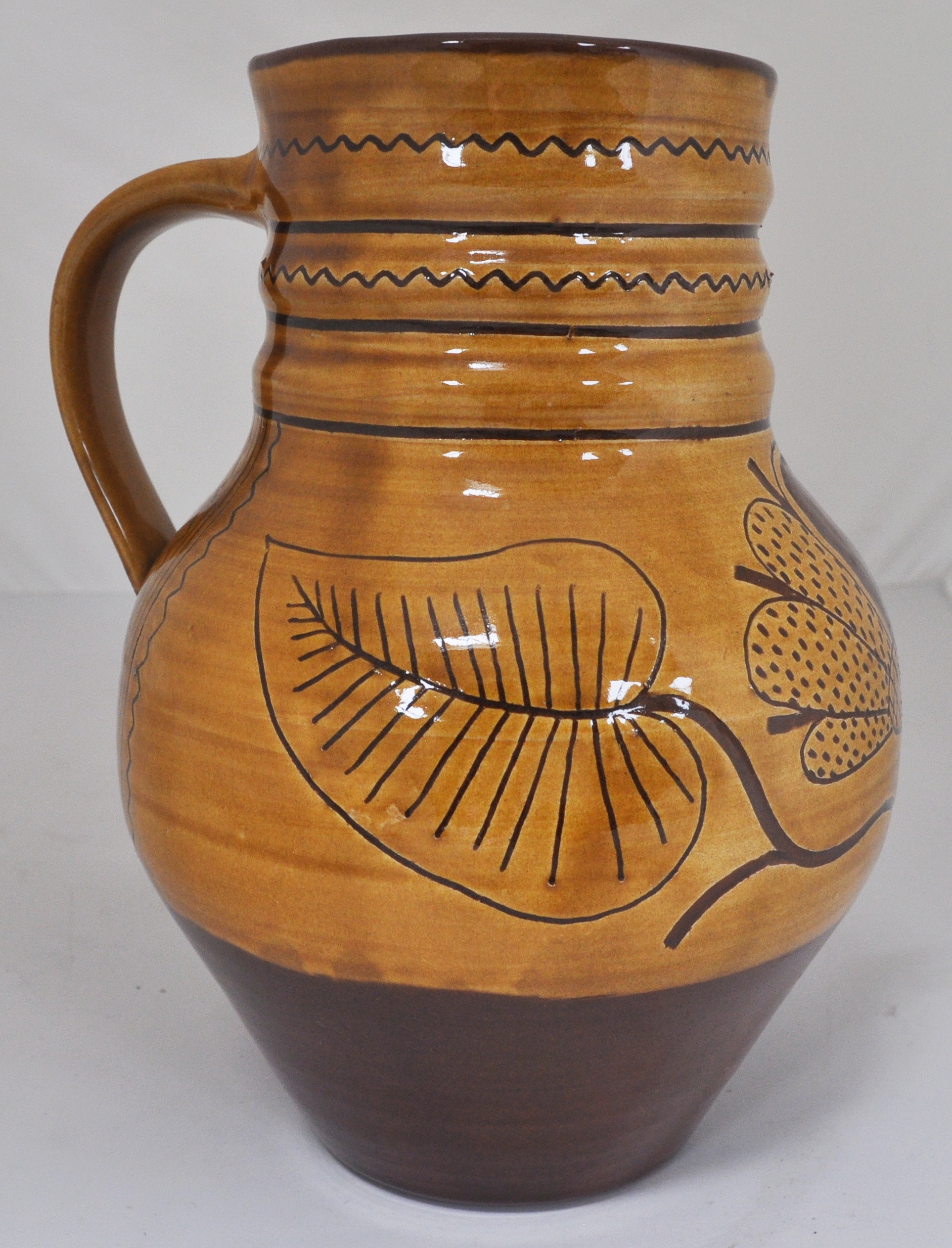 "Wells" terracotta glazed jug, 23cm, jar, two dishes and a bowl, (5). - Bild 2 aus 2