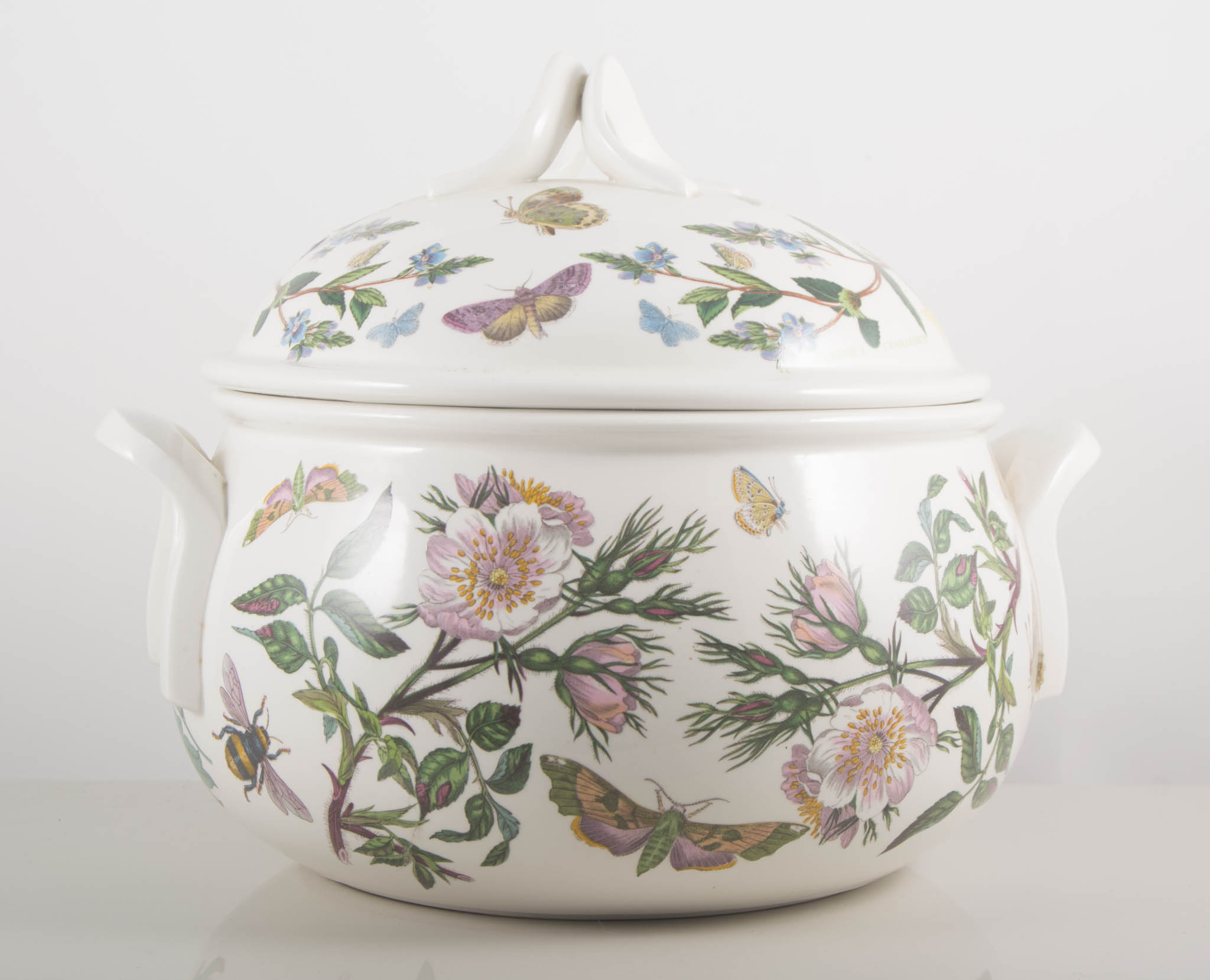 Portmeirion soup tureen, cover and stand, height overall 25cm, (3).