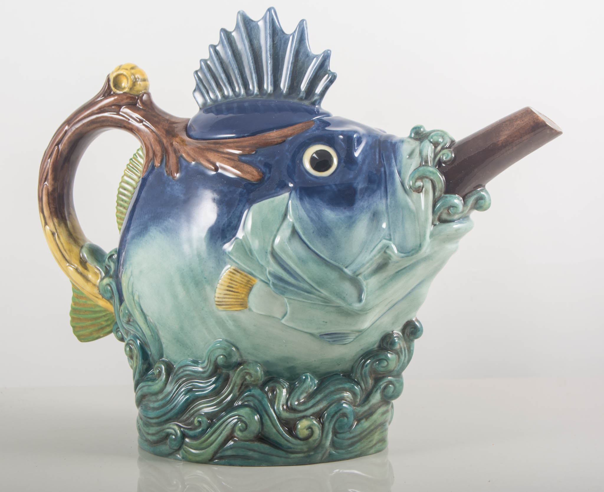 Minton Archive Collection Fish teapot, Limited Edition No.481/2500, with certificate, boxed.