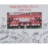 Manchester United pennant signed by the team,