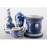 Chinese blue and white double gourd vase with cover, 17cm, a ginger jar and decorative ceramics,