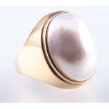 A mabe cultured blister pearl dress ring,