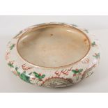 Chinese famille verte shallow bowl, modern, diameter 25.5cm.