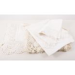 Large quantity of linen and lace, tablecloths, napkins, anti-maccasers, including embroidered work.