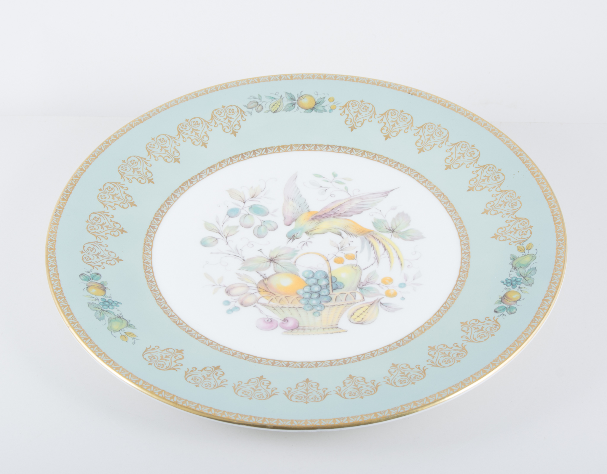 Cabinet and illustrated porcelain plates, Royal Crown Derby, Aynsley,