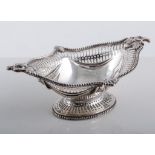 Small Edwardian silver bon bon dish, pierced basket form, oval base, beaded outlines, 19cm.