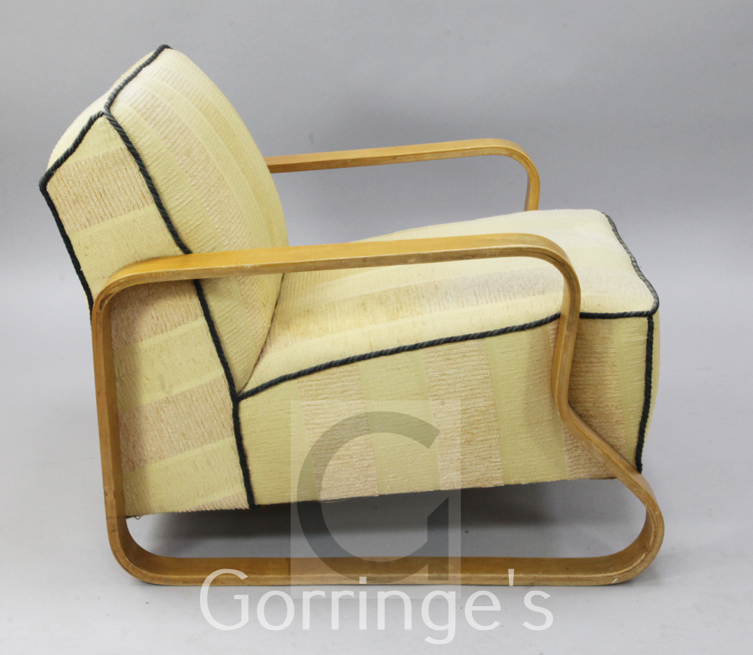 An Alvar Aalto (1898-1976) laminated plywood and birch "padded Paimio chair", model no.44, with