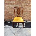 A CARVED MAHOGANY CHIPPENDALE STYLE SINGLE DINING CHAIR with pierced vase shape splat back