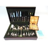 AN ELECTROPLATED CANTEEN OF ARTHUR PRICE GROVENOR PATTERN FLATWARE in a wooden fitted case, with