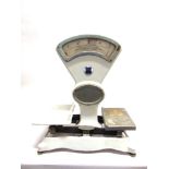 A SET OF MATTOCKS GROCER'S SCALES to weigh 20lb, the dial calibrated to 1lb in 1/4 oz. divisions (