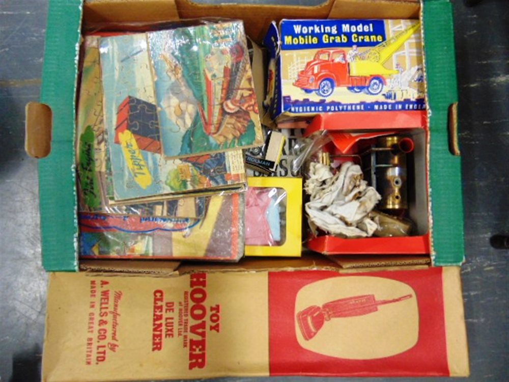 ASSORTED TOYS comprising a Mamod Se.2a stationery Steam Engine, boxed (box lacking acetate