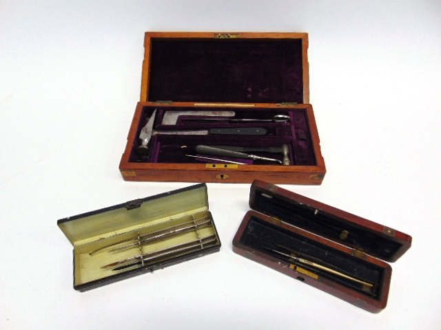 19TH CENTURY - A MAHOGANY BRASS BOUND SURGEON'S BOX AND INSTRUMENTS BY EVANS & WORMULL OF 31