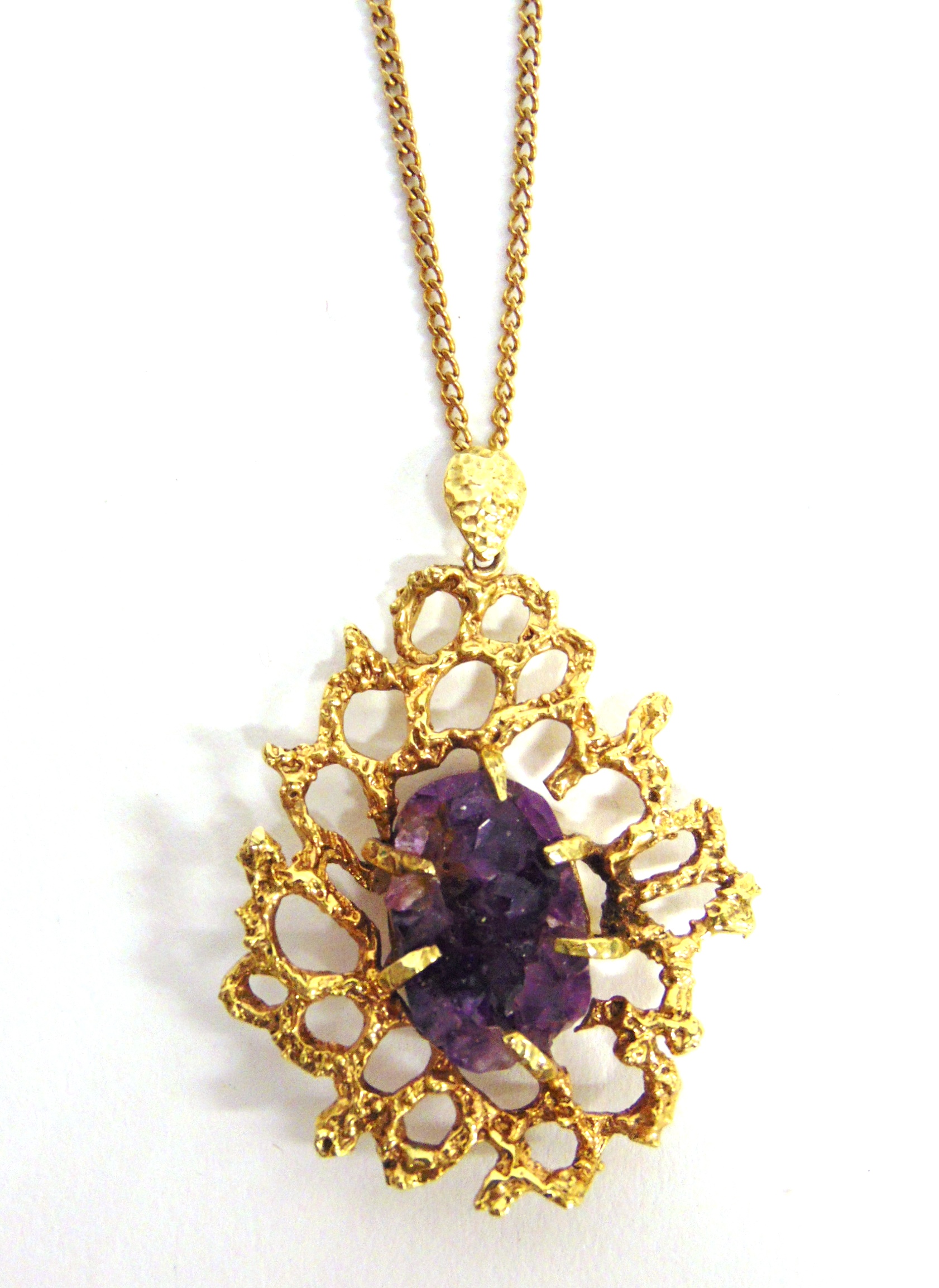 A 9 CARAT GOLD AMETHYST DRUZY PENDANT - Image 2 of 2