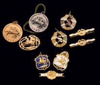 Three groups of Sandown Park badges, for the years 1905, 1906 & 1907, i) 1905: a gentleman's badge,