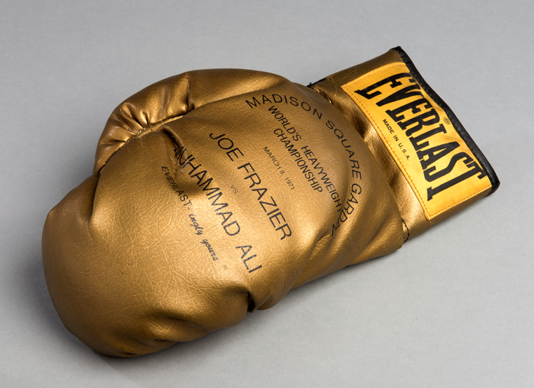 Souvenir Everlast 'Golden Glove' produced to commemorative the Muhammad Ali v Joe Frazier in 1971,