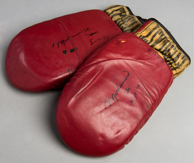 Muhammad Ali signed pair of Everlast sparring mitts, both signed and dated 18th February 1989,