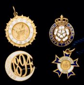 Two groups of Sandown Park badges, for the years 1894 & 1895, i) 1894: a gentleman's badge,