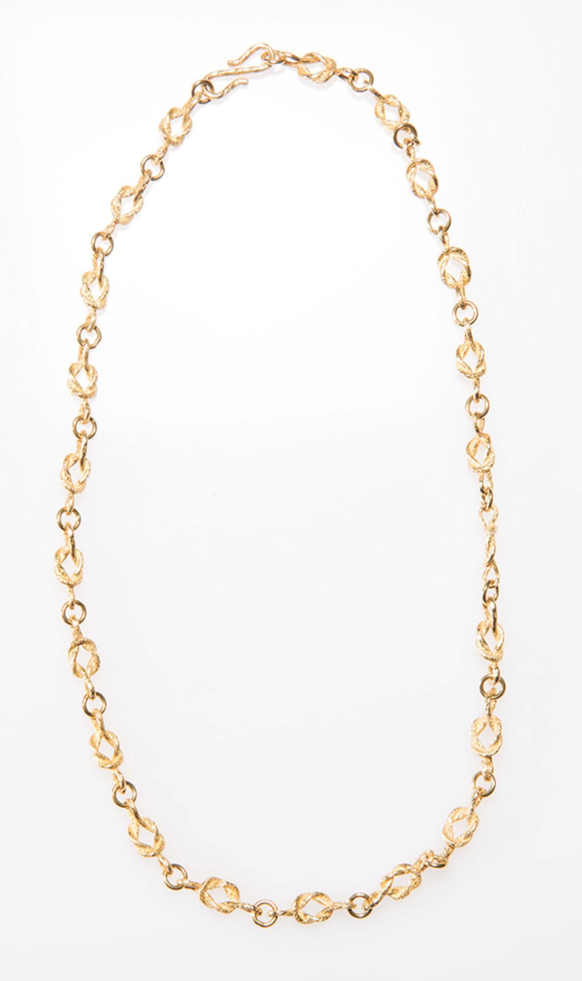 Yellow gold necklace.