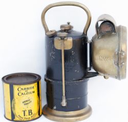 LNWR Carbide handlamp, complete and embossed LNWR 3 times in very good condition. Together with a