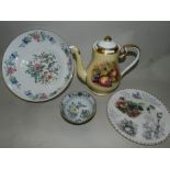 Aynsley Pembroke pattern china to include two large fruit bowls and a further smaller bowl,