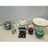 A Wedgwood pearlware part dessert service including a pair of comports, a large wash basin,