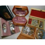 A collection of various pieces of costume jewellery to include a 9ct gold mounted cameo ring,