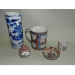 A quantity of 18th/19th century and later Chinese blue and white porcelain including a sleeve vase,