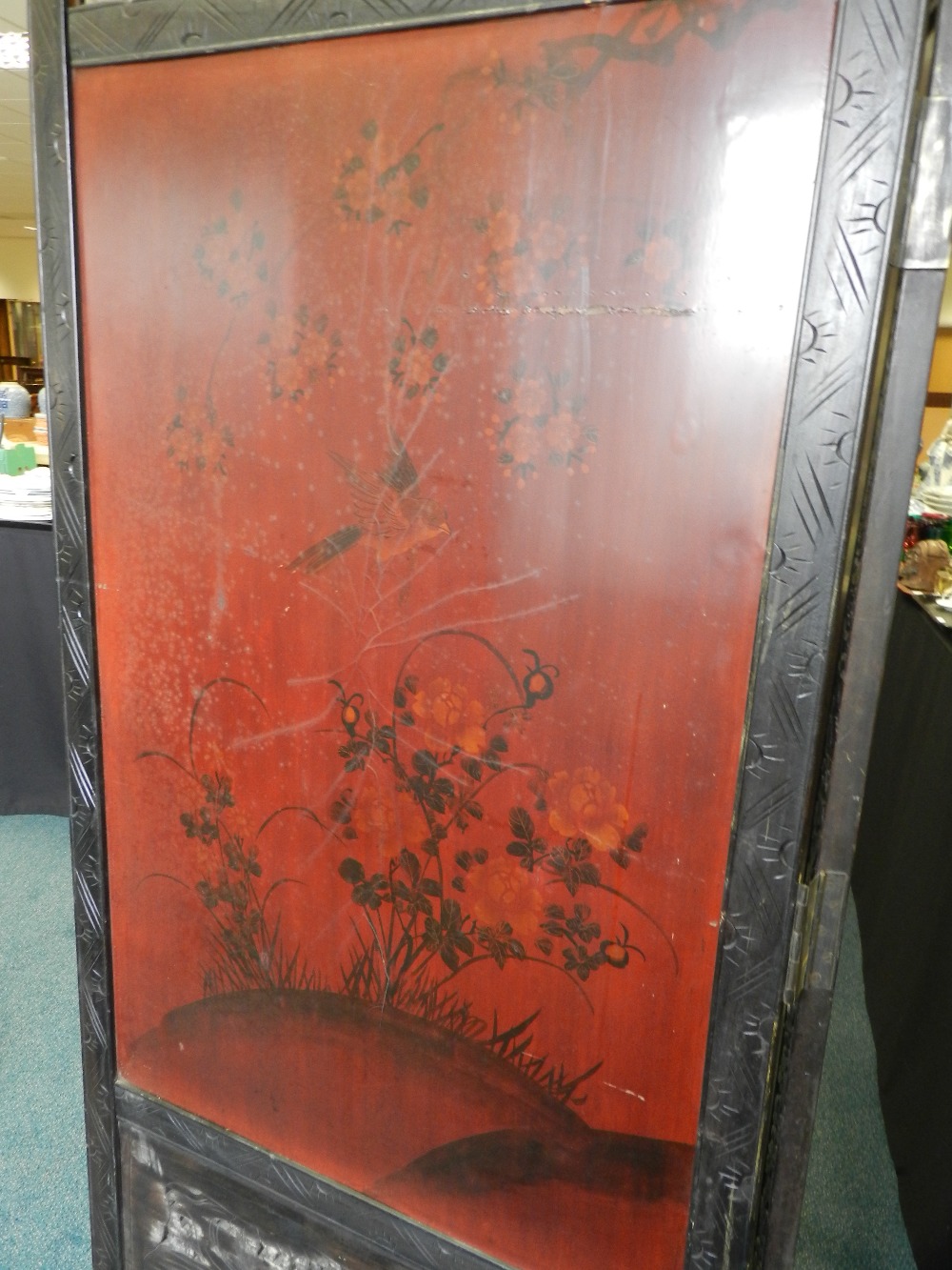 A Chinese coromandel and lacquer two fold draught screen - Image 5 of 6