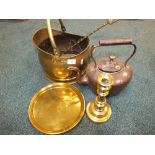 Metal wares to include a brass coal scuttle, a copper kettle,