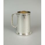 A Victorian silver mug, Josiah Williams & Co, London 1889,