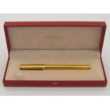 S.T.Dupont. A S.T Dupont Montparnasse godron gold plated fountain pen. Chinese lacquer clip.