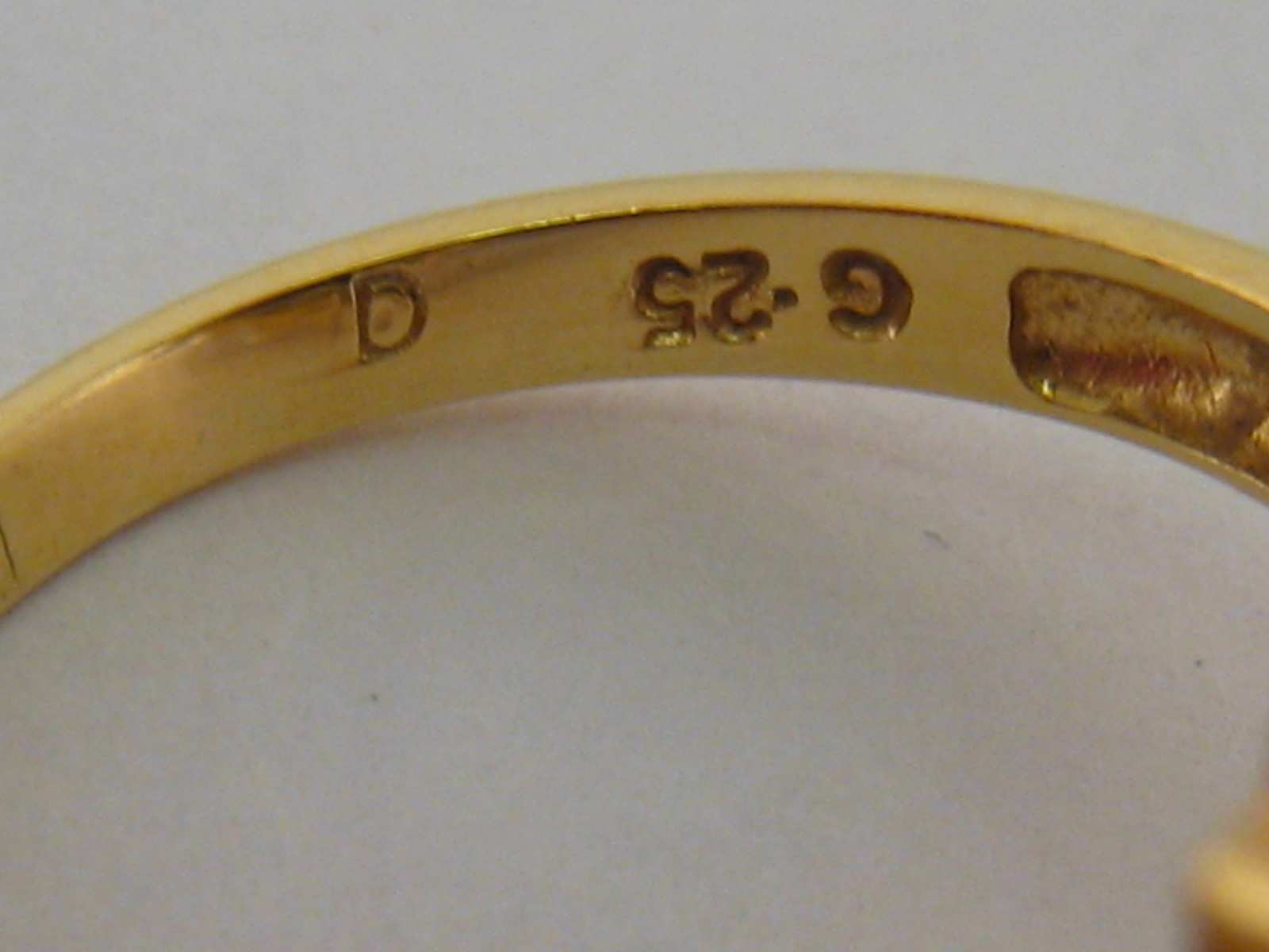 Two 18 carat gold gem set rings, both fully hallmarked, finger size M/N, 13. - Image 4 of 4