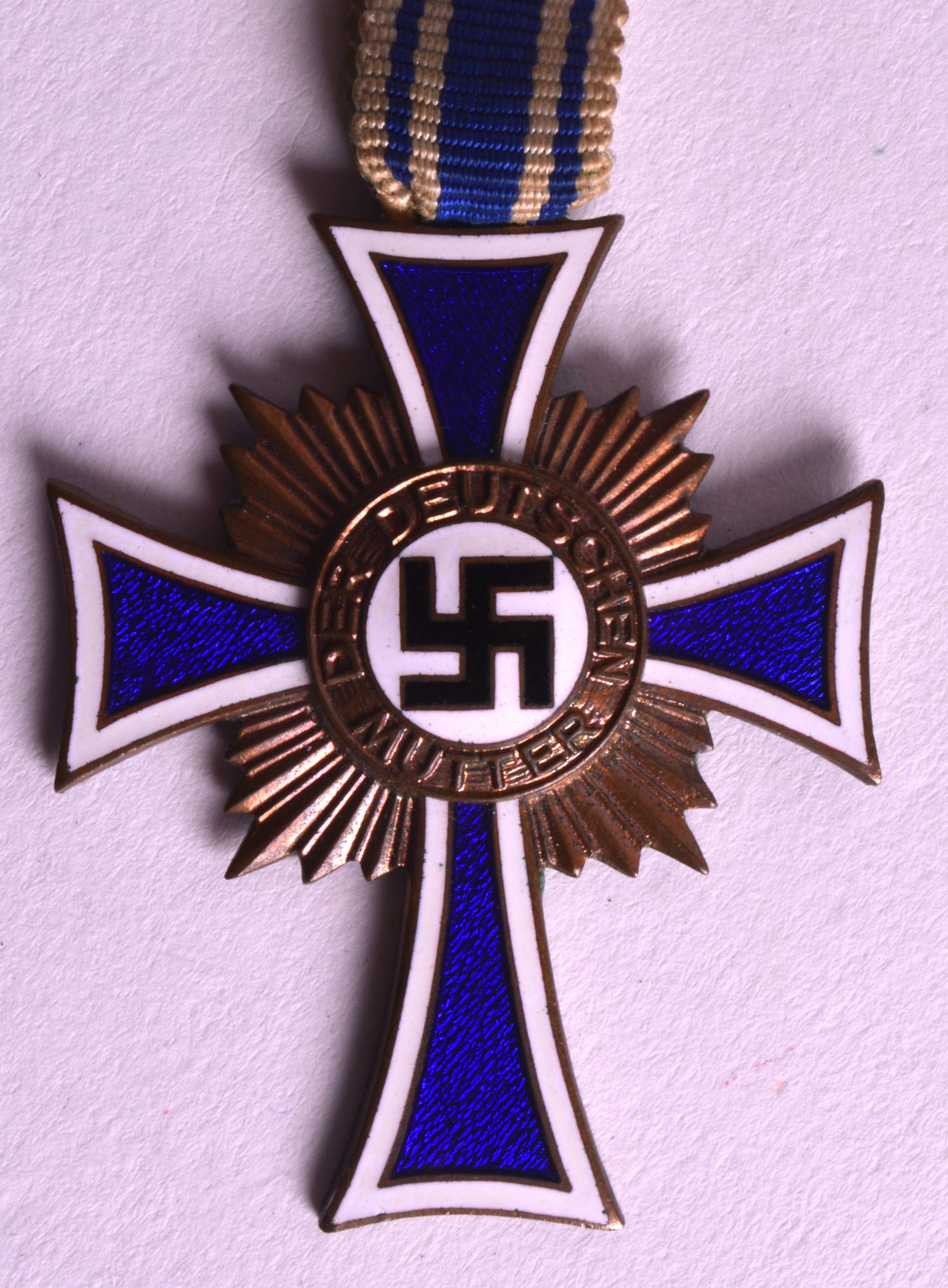 A WW2 CROSS OF HONOUR of the German Mother medal. 1.5ins wide.